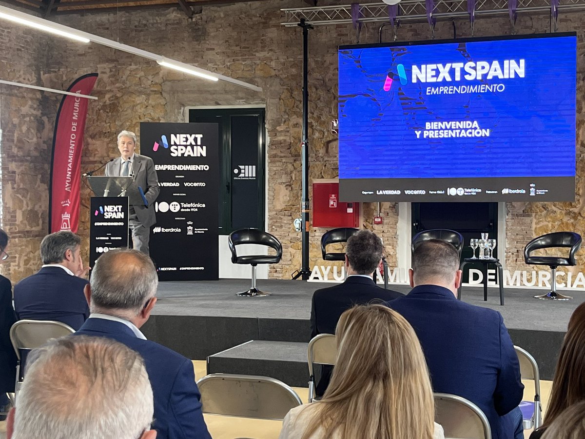 jacello's tweet photo. Arranca #NextSpain Murcia @Vocento @laverdad_es en el cuartel de Artillería. Mañana de jornadas y ponencias sobre emprendimiento y digitalización. https://t.co/fbTKl7pAQ0