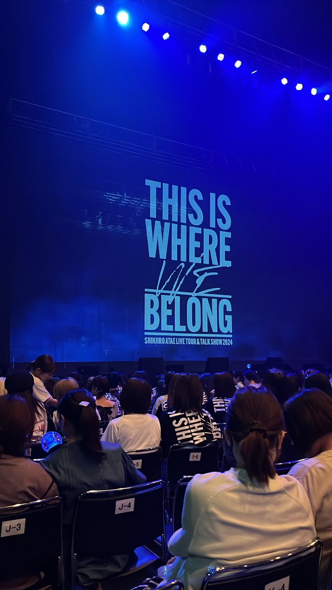 aaa777snjro's tweet photo. 大阪1日目&amp;2日目昼公演終了！昨日は2回も目の前通過して行かれたけどこちらが避けないとぶつかるレベルの近さで地蔵のように動かずひたすら見守った（笑）きょうちゃんありがとう&amp;おかえり🫶🏻（笑）今日の昼公演はラス曲終了と同時に退散🏃‍♀️大阪公演、真司郎めっちゃ楽しそうだった〜！@A_Shinjirooooo https://t.co/2BFSrBljbB
