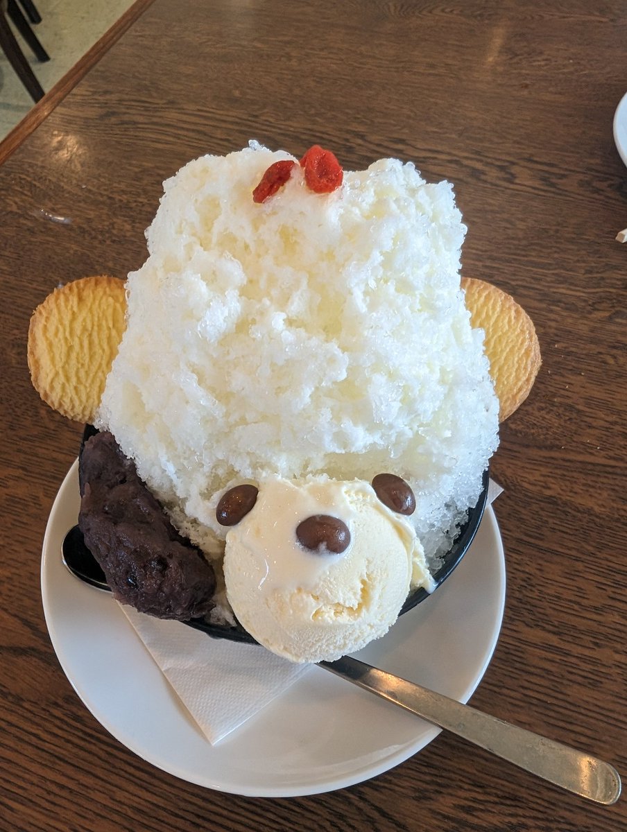 locompany_lolo's tweet photo. 知り合いの市野町のラーメン入来さんが、かき氷始めました!
早速行って来ました!
コーヒーミルクとライチミルクです!
くまさんバージョンですよ!
美味しかった!　
挑戦する姿勢見習いたいです!

また行きます! https://t.co/R6sBEmYVmy