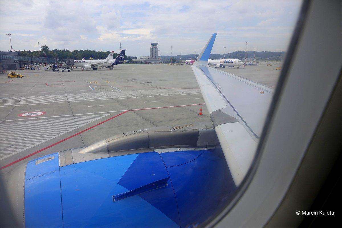 Nowy przewoźnik w <a href="/KrakowAirport/">Kraków Airport</a> ,na Krakowskim lotnisku tradycyjnie został powitany salutem wodnym oraz tortem. Dnia 11.06.2024 zainaugurowało połączenie przez linię lotniczą <a href="/JazeeraAirways/">Jazeera Airways</a> do Kuwejtu.
#flykrk #krakowairport #jazeera #a320neo #airplane #aviationphotography