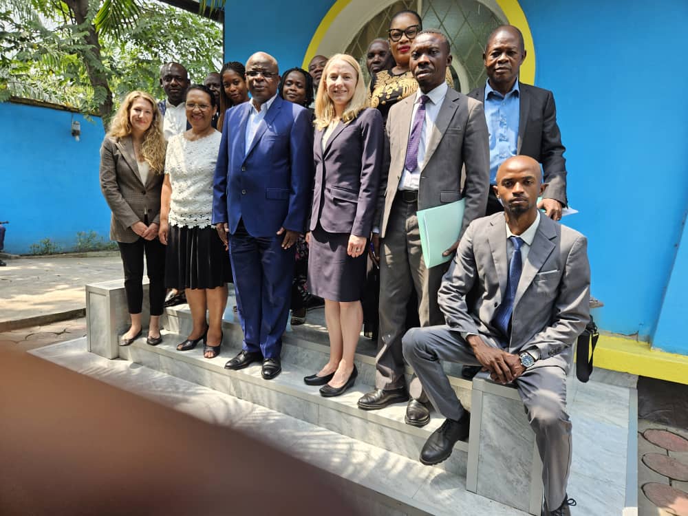 CISTEMA4's tweet photo. 3/4
Lutte contre le travail des enfants dans les mines artisanales de la RDC, la CISTEMA déterminée à consolider les acquis de son partenariat avec le projet COTECCO financé par Usdol. Le Pdt de la CISTEMA, le SG J.RAMAZANI invite tous  les PTFS à s'aligner derrière le SSRTE. https://t.co/wjzLj2IN6o