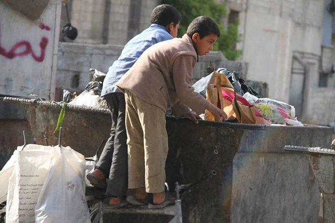 naserimohamadi's tweet photo. street children for work, the regime is deliberately trying to sell drugs to impregnate children so that they do not participate in protests and uprisings
#Maryam_Rajavi
#FreeIran2024
#BerlinDemo29June
#Working_Children https://t.co/BHrK4j4dFL
