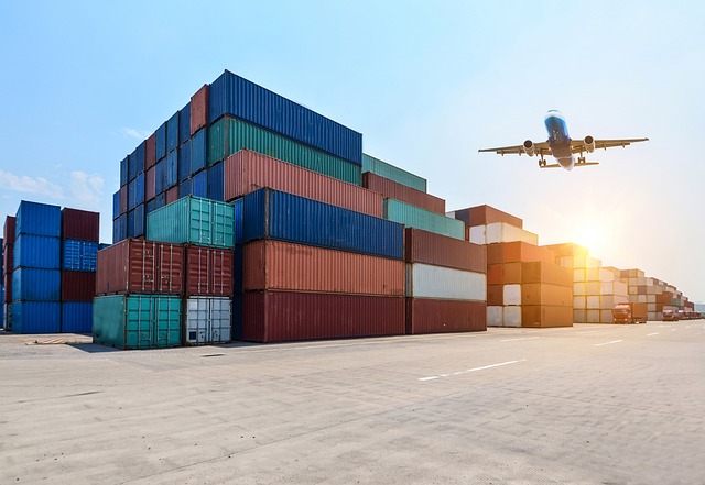 Does your small business trade internationally? HMRC's new online service makes it easy to view VAT documents, manage payments and more. DM me to learn more! #accountant