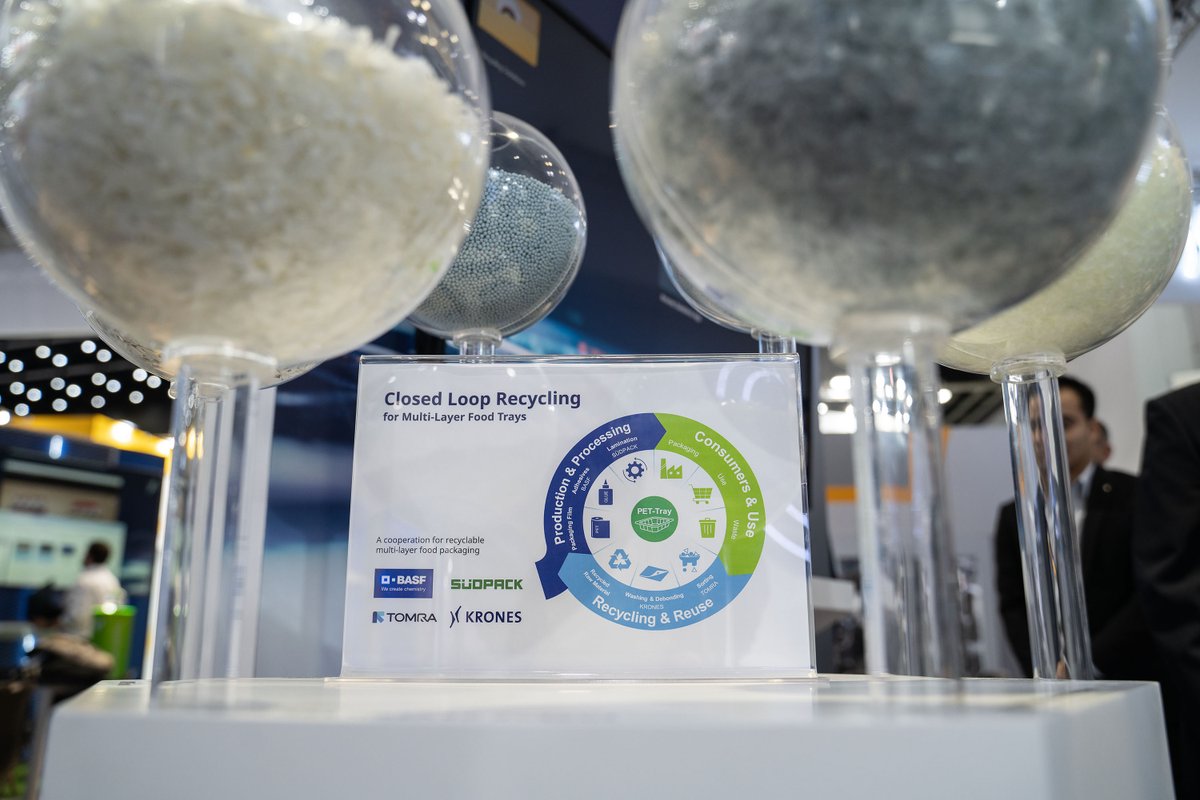 KronesAG's tweet photo. What an amazing beginning for the #ProPak2024!

Today was the first day and we are amazed how many of you were here. Here are some of today's impressions. Stay tuned for the next days and if you have not visited yet you can find us tomorrow at hall 101, booth AD06. #Krones https://t.co/n1f6YTHNqS