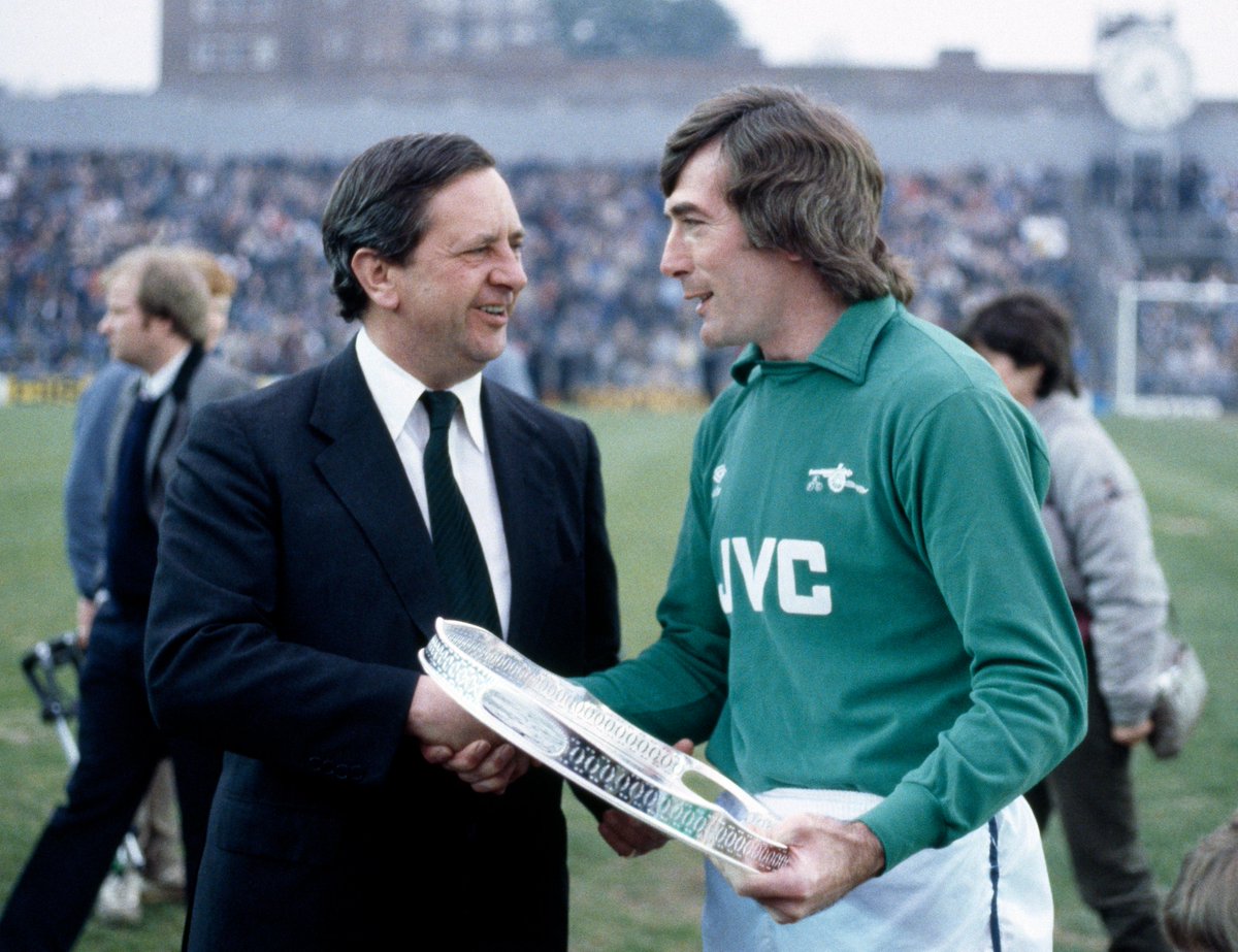 Arsenal's tweet photo. Wishing Pat Jennings a Happy birthday 🎂 https://t.co/KaPTXDBWEU