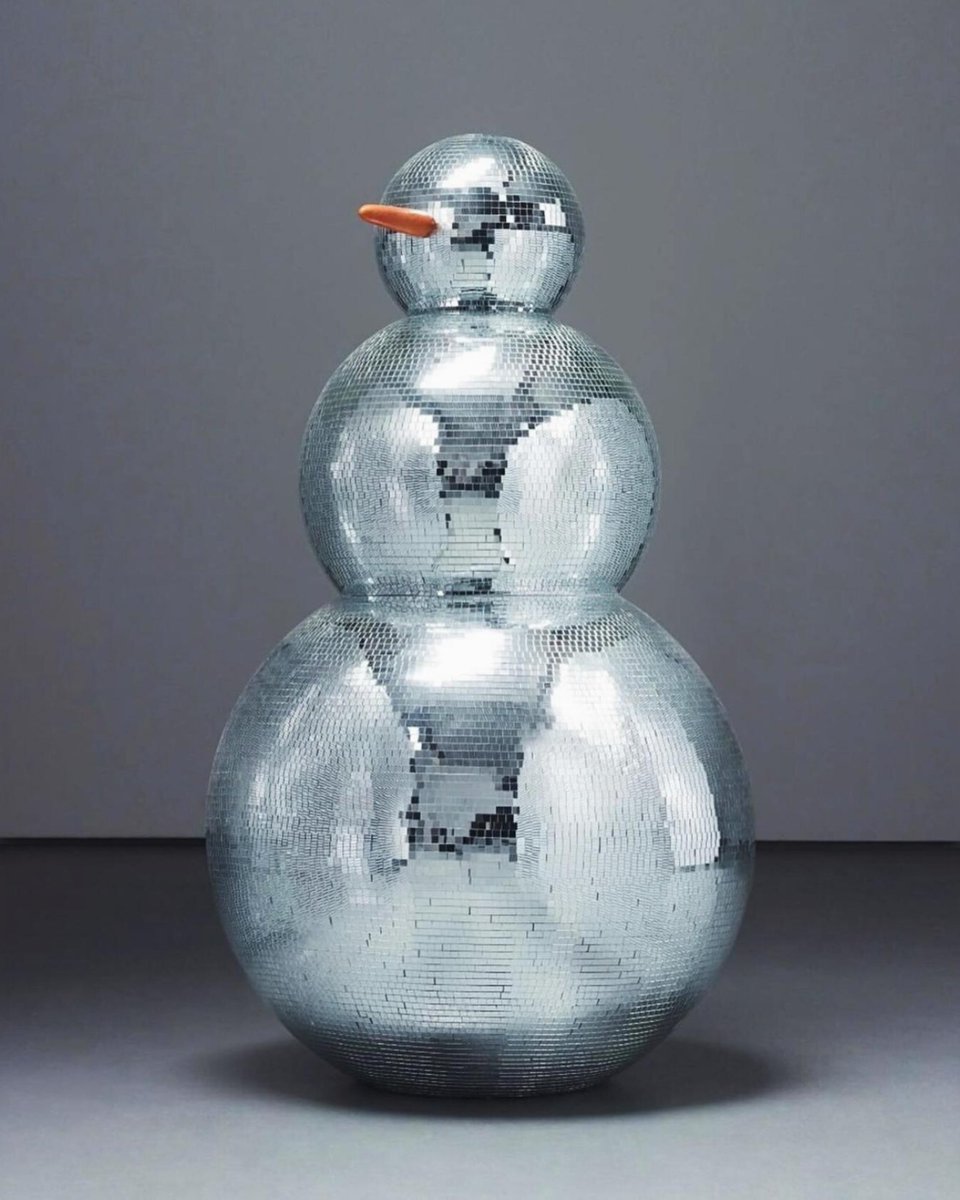 smart_parties's tweet photo. Even Jack Frost is ready for The Eras Tour ⛄  Never be afraid of a little sparkle, especially at Christmas ✨ https://t.co/KMBJIXas2D