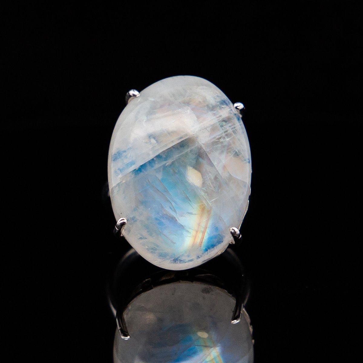 WanderJewelryZA's tweet image. Gemini &amp;amp; Cancers, it's your time to shine! ✨ This moonstone ring is your birthstone magic.  Calming energy &amp;amp; intuition in every shimmer.

Shop online: wanderlust.jewelry/.../sterling..…

#WanderlustJewelry #MoonstoneRing #SterlingSilverJewelry #JuneBirthstone #MoonstoneMagic