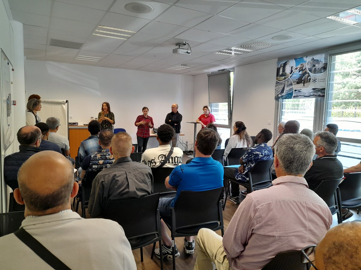 MurielGraillat's tweet image. 📢Job dating conducteur de car scolaire H/F
👀 Découverte métier, formation et recrutement

 5️⃣ employeurs 
 1️⃣ centre de formation 
 2⃣6⃣candidats 
Présence d'un car simulateur de conduite 🚌
🎯 Des immersions à venir afin de valider le projet et des recrutements en cours 👏