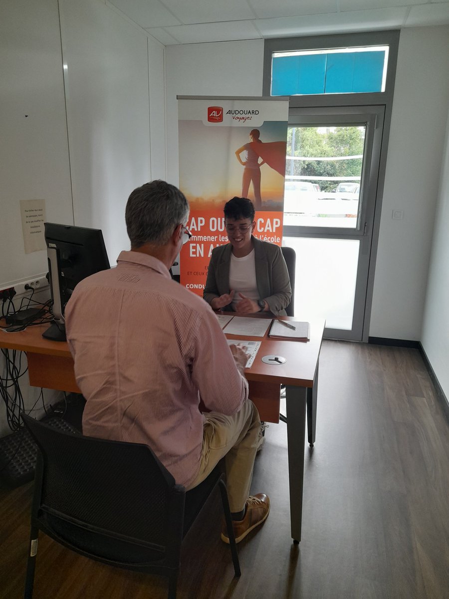 MurielGraillat's tweet image. 📢Job dating conducteur de car scolaire H/F
👀 Découverte métier, formation et recrutement

 5️⃣ employeurs 
 1️⃣ centre de formation 
 2⃣6⃣candidats 
Présence d'un car simulateur de conduite 🚌
🎯 Des immersions à venir afin de valider le projet et des recrutements en cours 👏