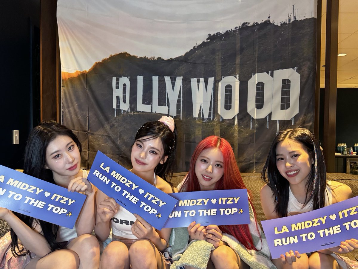 ITZYofficial's tweet image. ITZY 2ND WORLD TOUR &amp;lt;BORN TO BE&amp;gt; in #LA

LA MIDZY 🤍 ITZY RUN TO THE TOP✨

#ITZY #MIDZY @ITZYofficial
#ITZY_BORNTOBE 
#ITZY_WORLD_TOUR