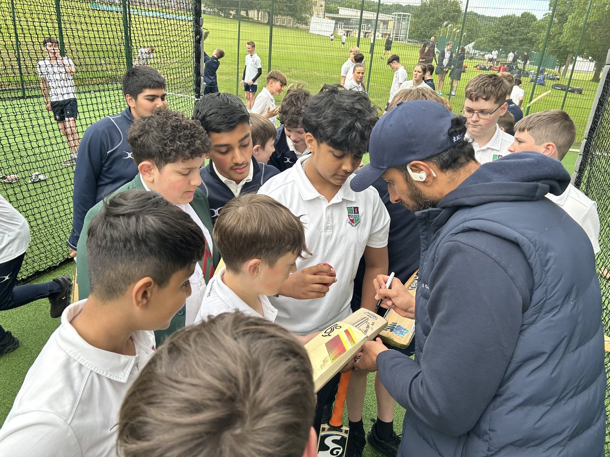 WGS Cricket (@wgs_cricket) on Twitter photo What an amazing afternoon for our boys & girls meeting the current <a href="/YorkshireCCC/">Yorkshire CCC</a> and Pakistan Test captain <a href="/shani_official/">Shan Masood</a>
Shaan spared some time in a busy T20 blast schedule to pass on his wealth of experience
Thank you to Shaan for inspiring the next gen of grove cricketers What an amazing afternoon for our boys & girls meeting the current <a href="/YorkshireCCC/">Yorkshire CCC</a> and Pakistan Test captain <a href="/shani_official/">Shan Masood</a>
Shaan spared some time in a busy T20 blast schedule to pass on his wealth of experience
Thank you to Shaan for inspiring the next gen of grove cricketers
