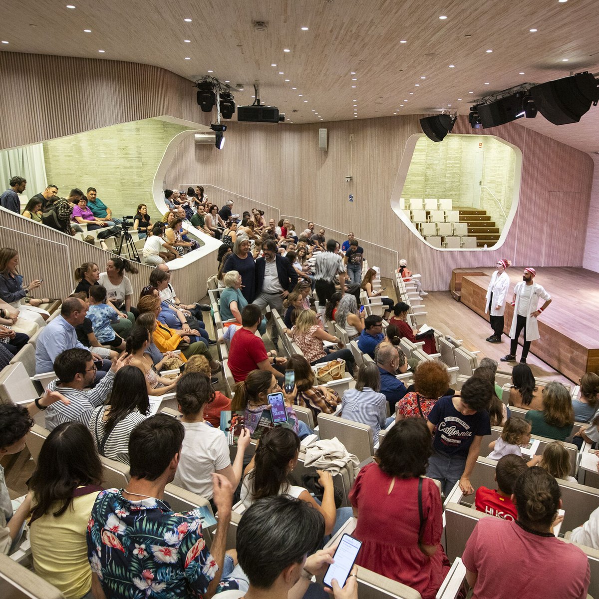 fedeepilepsia's tweet photo. La semana pasada estuvimos en la obra de teatro #SinBanquillo en Madrid, iniciativa organizada para el #DíaNacionalEpilepsia.

Una iniciativa de @ucb_iberia, de #YoCuento, del Hospital Niño Jesús de #Madrid y la @fedeepilepsia, que ha sido todo un éxito.

#FederaciónEpilepsia https://t.co/jBVwV0tj5T