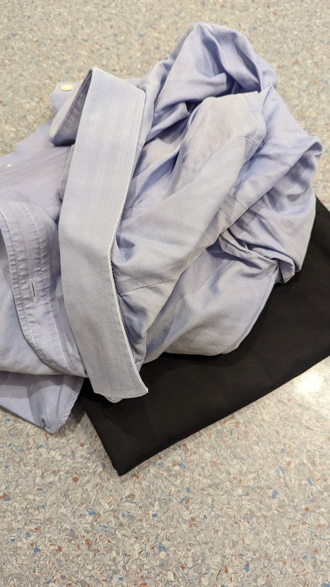 Pete Thomond tweet media