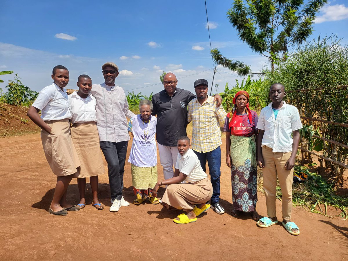 Eric E Murangwa MBE (@e_murangwa) on Twitter photo We at <a href="/FAPA_Rwanda/">Former Amavubi Players Association</a>, together with our friends and partners @VCWC2024, appreciate what #MamaAmavubi represents and why we visited her at her home in Save in the southern province of Rwanda last Monday to share our appreciation in person.
2/ We at <a href="/FAPA_Rwanda/">Former Amavubi Players Association</a>, together with our friends and partners @VCWC2024, appreciate what #MamaAmavubi represents and why we visited her at her home in Save in the southern province of Rwanda last Monday to share our appreciation in person.
2/