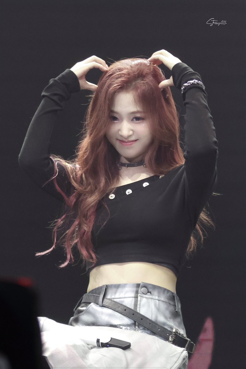 Starry411_'s tweet photo. 240608 JAKARTA

🐱✌🏻

#AHYEON #아현
#BABYMONSTER #베이비몬스터 https://t.co/IpXFiRpkeu