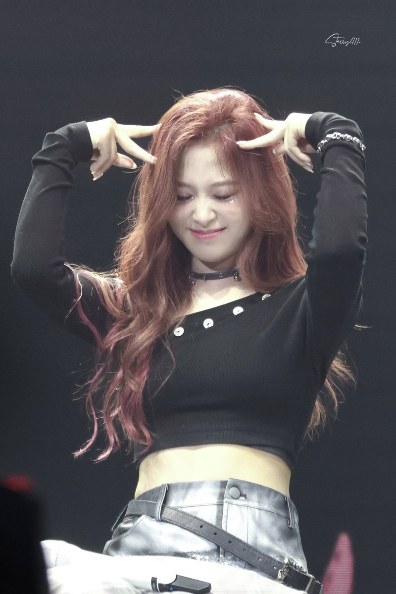 Starry411_'s tweet photo. 240608 JAKARTA

🐱✌🏻

#AHYEON #아현
#BABYMONSTER #베이비몬스터 https://t.co/IpXFiRpkeu