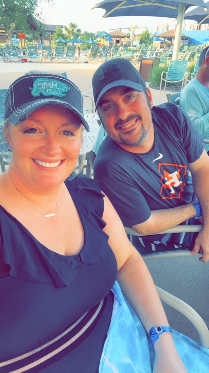 MalloryJanak's tweet photo. Summer selfie bingo challenge. 💛🦅💙@GoldenFHSEagles 
#goldeneaglesummer https://t.co/BeqvTzC1bD