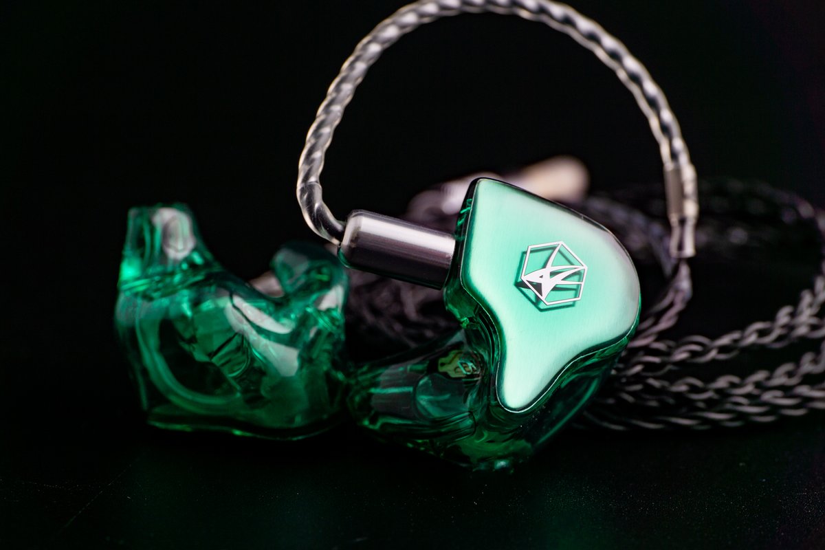 美品 くみたてLab カスタムIEM KL-アカラ2014 螺鈿 工芸 mmcx 美品 くみたてLab カスタムIEM KL-アカラ2014 螺鈿 工芸 mmcx