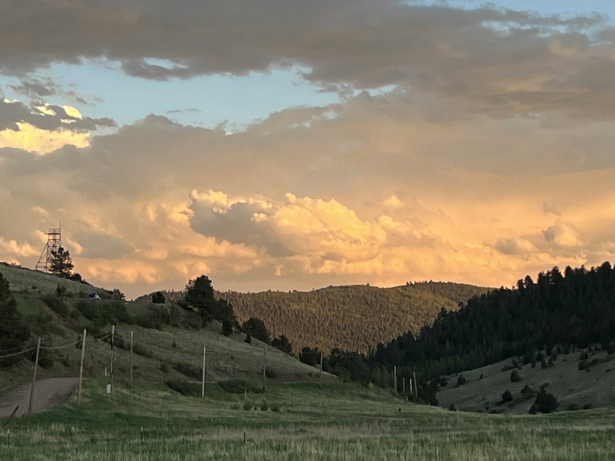 DudeoDan's tweet photo. Little walkin around town last few days #Cripplecreek https://t.co/GA8pBGD8K6
