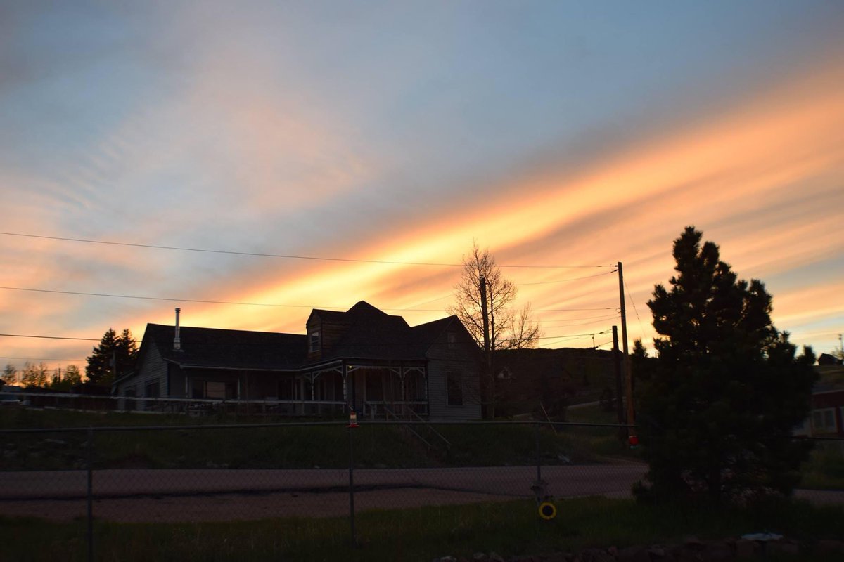 DudeoDan's tweet photo. Little walkin around town last few days #Cripplecreek https://t.co/GA8pBGD8K6