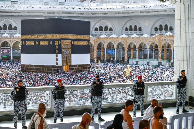 HaramainInfo's tweet photo. *Over 300,000 People Stopped Without Hajj Permits!*

🚨 Important Reminder for Hajj Pilgrims 🚨

If Hajj is meant for you, it will happen in the right time. 

Entering Makkah with no permits or fake permits is not only illegal but also against the principles of our faith.

Remember:

🌟 Allah knows your intentions.
🌟 You'll be rewarded for your sincere efforts and intentions, even if you can't go this year.
🌟 If you pass away while genuinely trying to perform Hajj, you can go to Allah with a clear conscience.

We all understand Hajj can be expensive and challenging. If it’s not your time to go, don’t stress. Trust in Allah’s plan and timing.

Please respect the rules and make dua for your future Hajj. 

If Hajj isn’t Fardh upon you, then it isn’t yet your time. 

Stay patient and faithful. 

#Hajj2024 #RespectTheRules #TrustInAllah #StayFaithful #NoPermitNoHajj