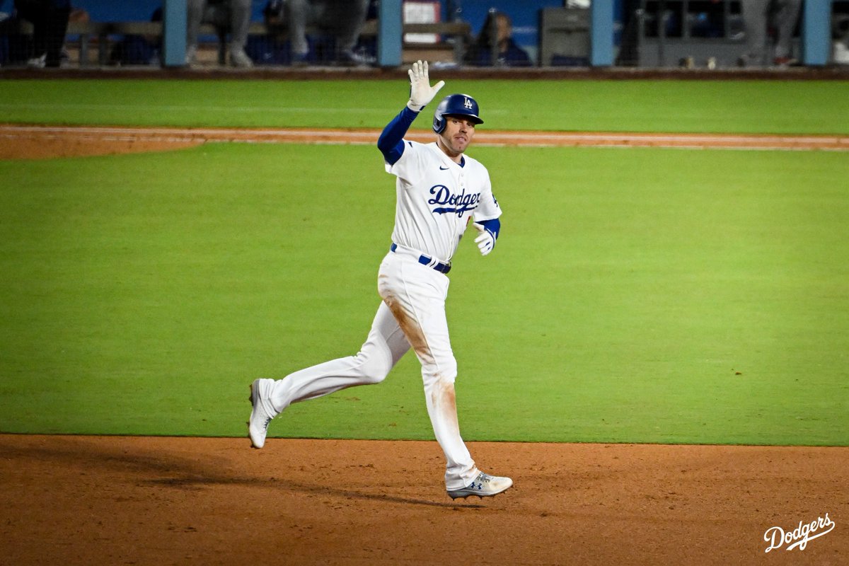 Dodgers's tweet photo. Let ‘em cook. 

🗳️: https://t.co/SSqaZ7aq1V https://t.co/IoTIPYCRqs