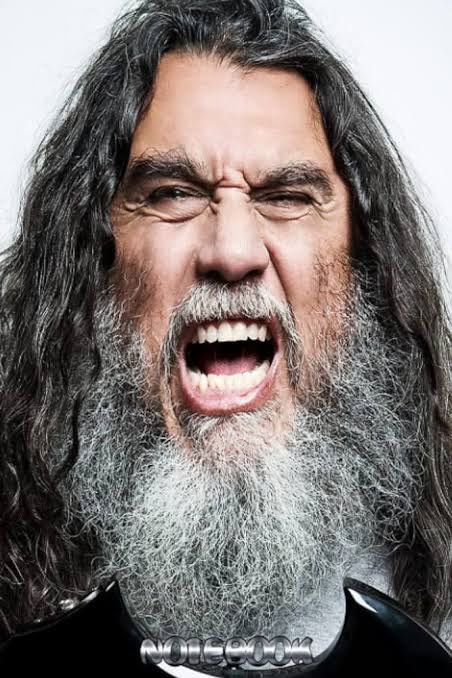 MusicRandomFact's tweet image. Junio 6, 1961.
Nace en Viña del Mar, Chile, Tomás "TOM" Enrique ARAYA Díaz. Músico naturalizado Estadounidense, vocalista y bajista de "Slayer". Su interés acerca por asesinos seriales ha inspirado muchas de las canciones de la banda. Ha colaborado con Alice in Chains y Soulfly.