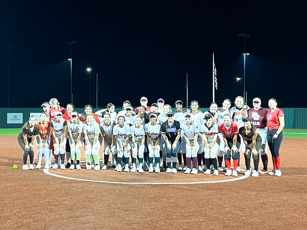 EllisCoSports's tweet photo. We’ll have full coverage and lots of photos from tonight’s 4th annual #AllEllisCounty All-Star softball game soon! But what a game and turnout!
38 student-athletes from 11 Ellis County schools participated and the communities showed them the love they deserve. https://t.co/1nWADgium0