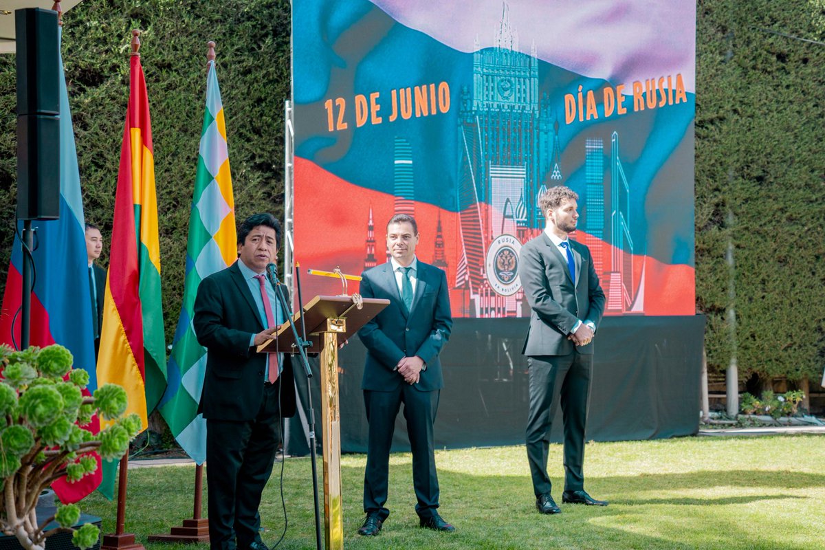 MRE_Bolivia tweet picture