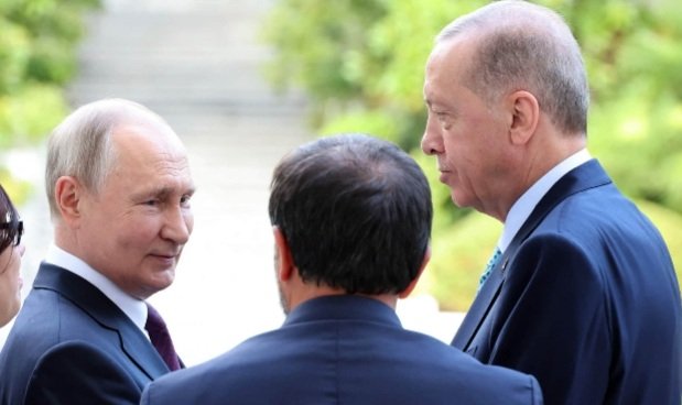 SamuelJsdv's tweet photo. If you're interested in #Geopolitics, #StrategicForesight & #NewDatabases on strategic autonomy, supply-chain-risks & relations with
🇹🇷 #Türkiye, 🇷🇸🇽🇰🇦🇱🇲🇰🇲🇪🇧🇦#WesternBalkans, 🇺🇦 #Ukraine, 🇲🇩 #Moldova, 🇨🇳 #China, 🇺🇸 #US, 🇷🇺 #Russia & 🇬🇪🇦🇲🇦🇿 #Caucasus
Please follow ⤵️
@GEOPOWER_EU
Over the upcoming 3 years, @ENC_Europe and its partners will regularly release ⤵️
🔹️ Monthly Twitter spaces with 50+ leading academics & experts (macro-econ, risk-intel, foreign affairs, security, pol. science etc.)
🔹️ Reports & data
🔹️Events, roundtables & meetings with policy-makers
🔹️Graphics on geo-economics
🔹️ 15 podcasts
🔹️ An interactive database covering FPI, trade risks, supply chain dependencies strategic autonomy measurements and inter-dependence factors.
https://t.co/voGINbYZdp
@HorizonEU @asumankubra @tobyvogel @KurtBassuener ⤵️