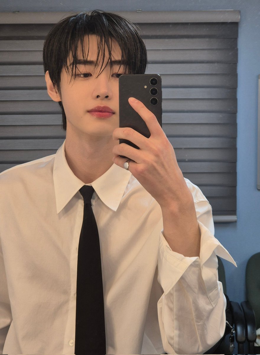 Sunghoon tweet media