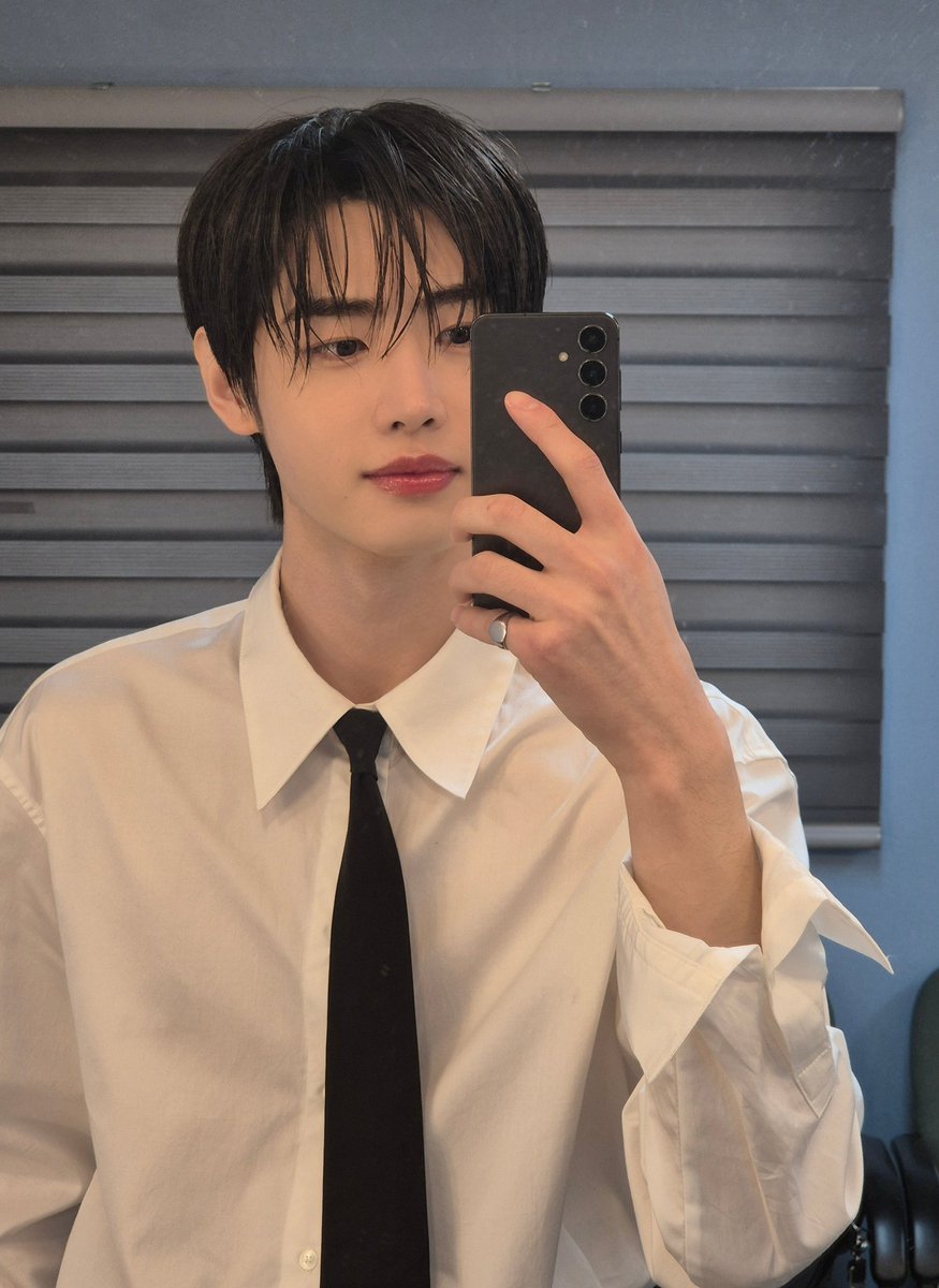 Sunghoon tweet media