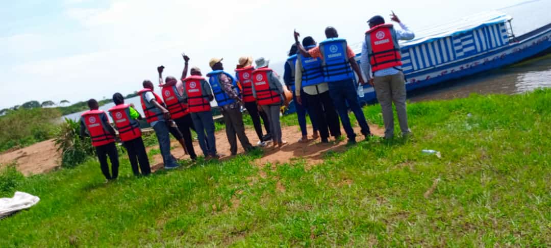 SmartGabriel9's tweet photo. The great team at La Fang Eco resort beach heading to boat cruise, sites visit, rock hiking, birding and lake breeze relaxation. This is only in Lake Victoria at Lolwe island https://t.co/W9SXH9kqtn