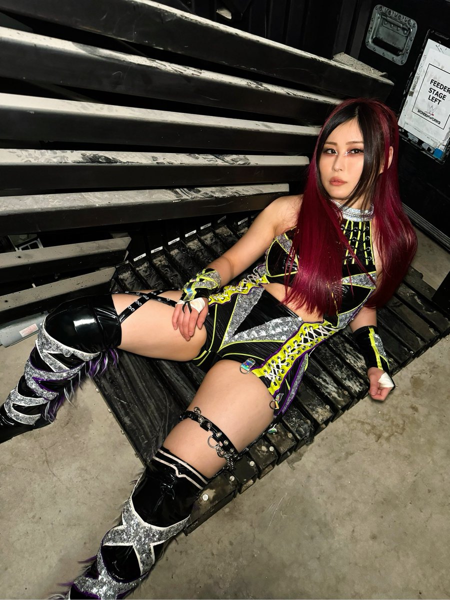 Iyo_SkyWWE's tweet photo. Toledo, OH

#WWERaw 
#MondayNightIYO
#DamageCTRL https://t.co/Z1Jpn5m4HF