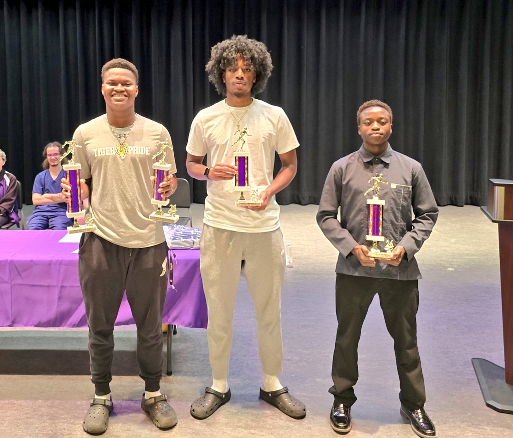 BDtrack's tweet photo. Congrats co-Runners of the Year David Carnell and Aboubakar Ibrahim!
Congrats Field Event Man of the year Toreeq Jimoh-Oyesigi!
And Already off to college, Congrats to Nylan Brown, 2024 BD Trackman of the Year! https://t.co/uu5rT56EHx