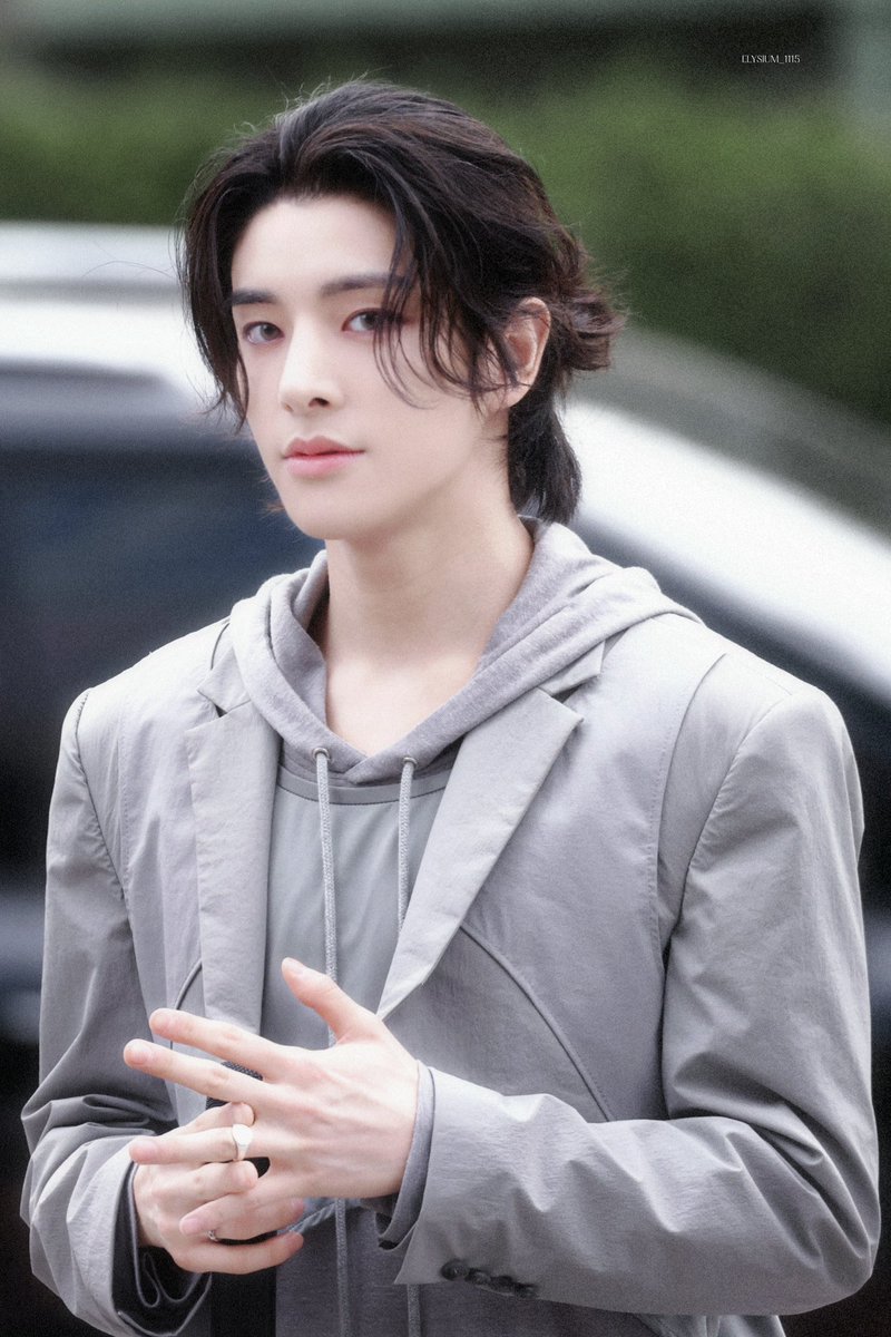 jafkesim's tweet photo. Today's mini fan meeting was so much fun, And guess what? I finally tied my hair. ENGENE, I know you like it, so get ready for our deadly performance of 'Fatal Trouble' later today. https://t.co/keFnsAMrth