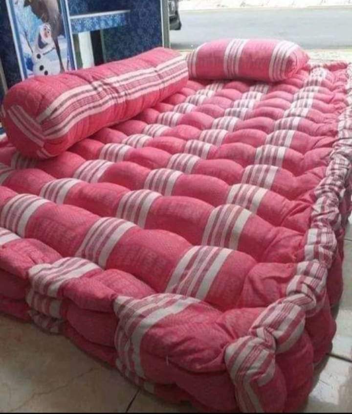 yudiwibowo976's tweet photo. Kasur &amp; bantal model kek gini, msh ada nggak ya... ??? Generasi millenial (mungkin) lahir, jg krn jasa kasur kek gini... https://t.co/oFkgQigUTg