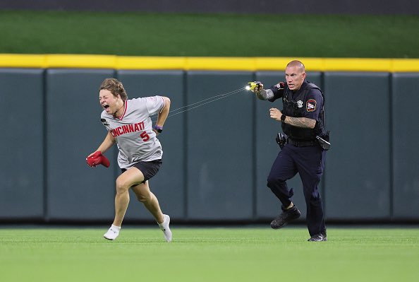Drew Garrison (@drewgarrison) on Twitter photo Not a cell phone in sight.
Just two people living in the moment.
(📷: <a href="/GettyImages/">Getty Images</a>) Not a cell phone in sight.
Just two people living in the moment.
(📷: <a href="/GettyImages/">Getty Images</a>)