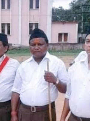 Mrsinha's tweet photo. He's Mohan Manjhi, the new CM of Odisha.

Yes, tribals and Dalits are as much Sanghis as other castes. RSS is an organization for everyone who believes in Hinduism. https://t.co/38MJz1HIwe