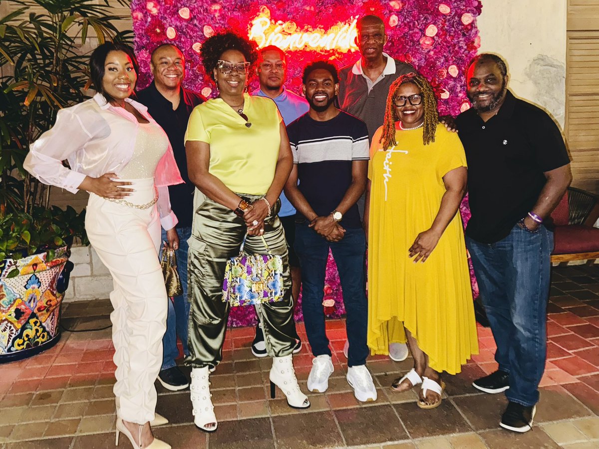 dfw_abj's tweet photo. We had fun welcoming a few journalists to town! It’s an #NBAFinals kind of flow in #Dallas. To join us for the #Media party on Thursday, June 13, register here:
https://t.co/FY8cVUJsH9
#DFWABJ #NABJ https://t.co/xH3MyqwZHv