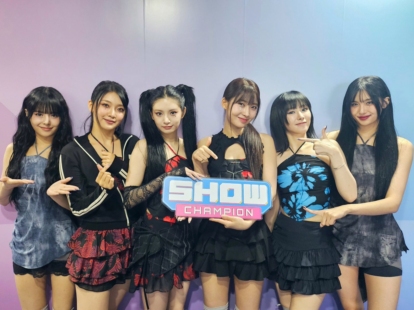 GP2QRqJasAA2jW2?format=jpg&name=large