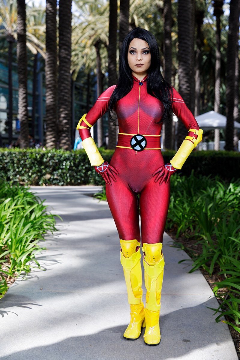 SaraMoniCosplay's tweet photo. @MarkBrooksArt She is perfect! 😍😍😍 I’ve been cosplaying Monet for years and it’s so great to see her in more art! https://t.co/YvjXvTzPhZ