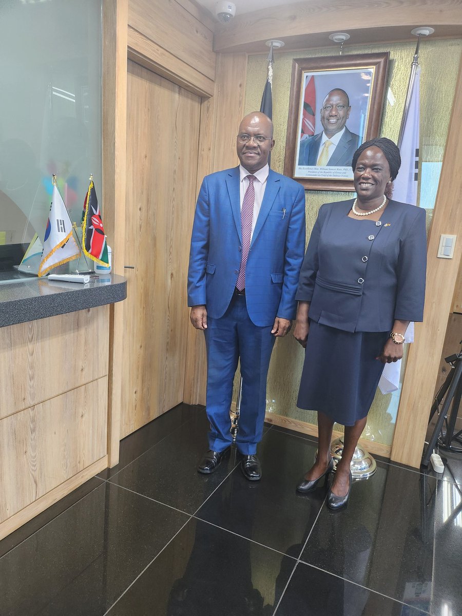 jamesmichira's tweet photo. Today, I paid a courtesy call to the Kenyan Ambassador to South Korea, Amb. Prof. Emmy Kipsoi. We held fruitful discussions on how to expand the space and visibility of Kiswahili in this part of the globe. https://t.co/5zdCpUv1XQ