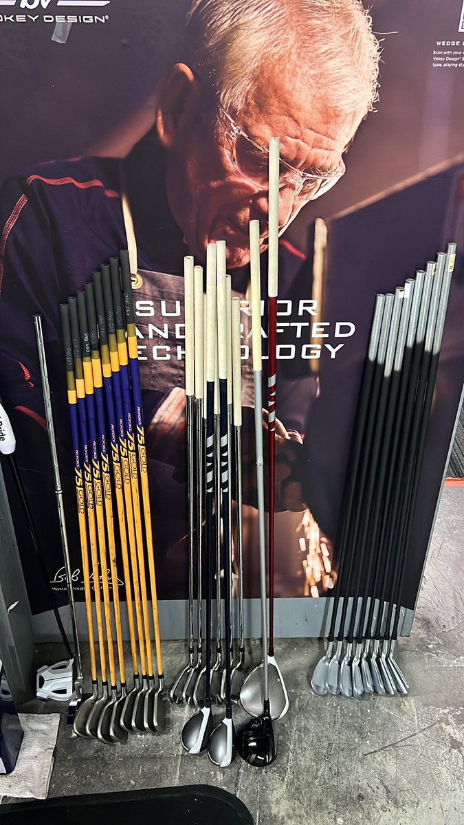 benpearlgolf's tweet photo. 27 total grips. How long in actual time did it take? Best guess on time per grip wins $20
#clubregripping #clubrepair
@golfpride @WinnGrips @LamkinGrips
#golfclubs #usopen https://t.co/WEkR59dEX5
