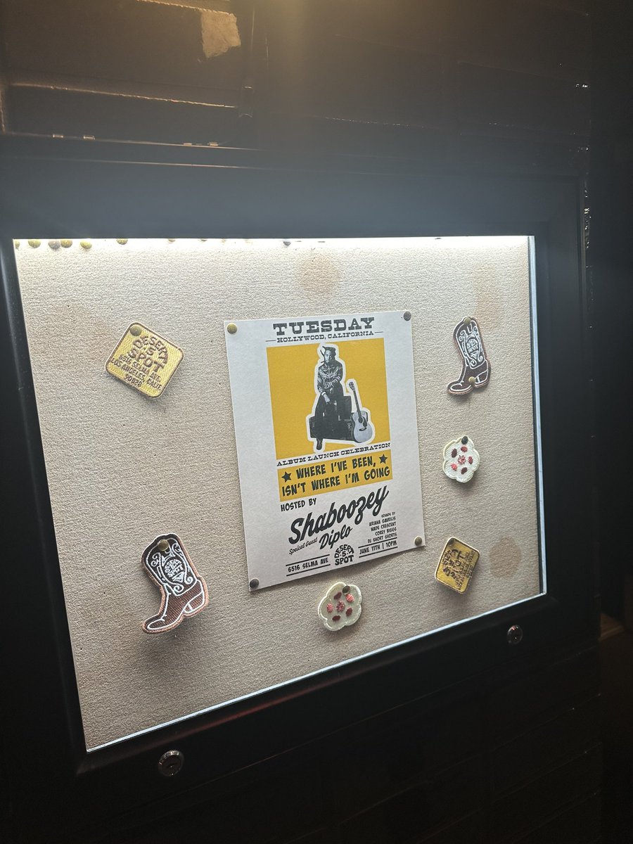 Boozey got me outside on a school night i hope I don’t ragret dis 😣