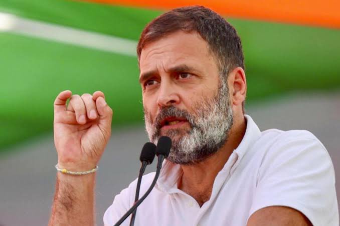 JaikyYadav16's tweet photo. राहुल गांधी अब गरीब महिलाओं को 8500 रुपए खटाखट खटाखट खटाखट क्यों नहीं दे रहे हैं? 

यह सवाल कर रहे हैं कुछ सत्ता पक्ष के लोग

अब आप खुद ही बताइए कि इससे ज़्यादा बेशर्मी क्या होगी? 

सरकार आपकी
प्रशासन आपका
वित्त मंत्रालय आपका

और पैसा राहुल गांधी दें? आपने तो सत्ता में रहकर भी अपने वादे पूरे नहीं कर पाए हैं मगर राहुल गांधी तो आज भी छाती ठौंककर कहता है कि 

यदि अगली बार आप मुझे सत्ता सौंपेंगे तो आपके बैंक अकाउंट में आवाज़ आएगी

खटाखट 
खटाखट 
खटाखट