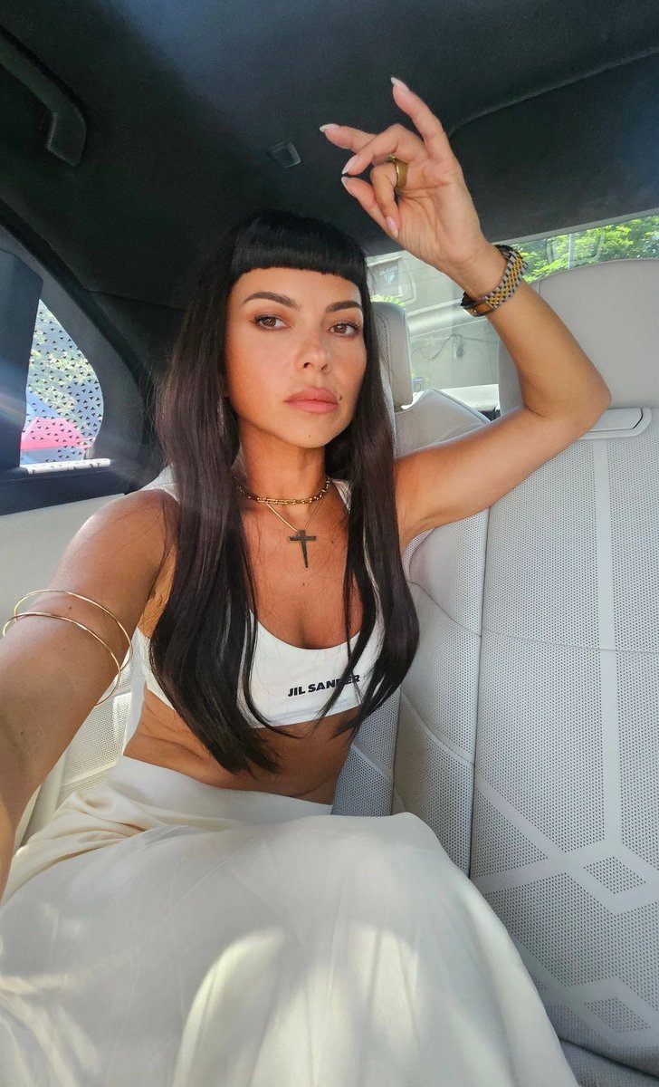 InnaSinger's tweet image. Dame la mano