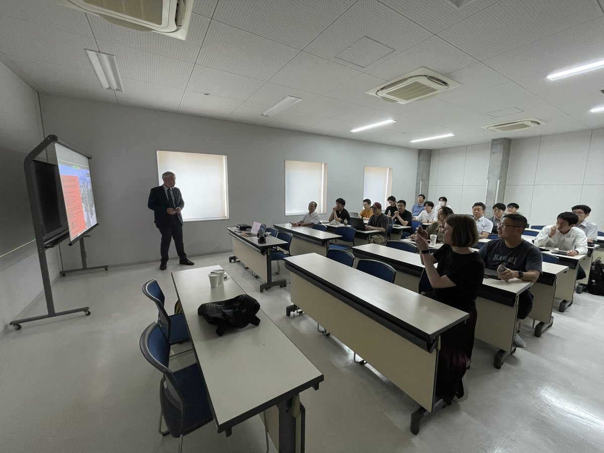 SZE YUN SET tweet media