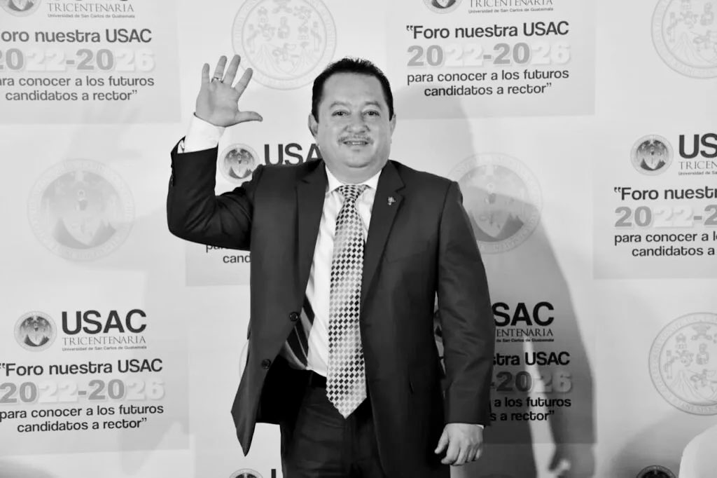 MaraFHerrera1's tweet photo. 🚨 #URGENTE La Sala Quinta de lo Contencioso Administrativo, que benefició al diputado #InesCastillo en el caso #TCQ, también favoreció al actual rector de la #USAC y revivió por unas horas la candidatura de #ProsperidadCiudadana de Carlos Pineda. https://t.co/h5qwr8jtRc