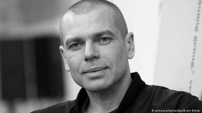 „Immer die gleichen drei Dinge, die mir den Stecker ziehen:
Die Freundlichkeit der Welt, die Schönheit der Natur, kleine Kinder.“

Wolfgang Herrndorf, 
geboren am 12. Juni 1965 in Hamburg.